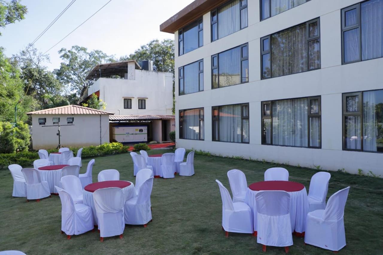 Royal Orbit Hotel Panchgani Ngoại thất bức ảnh