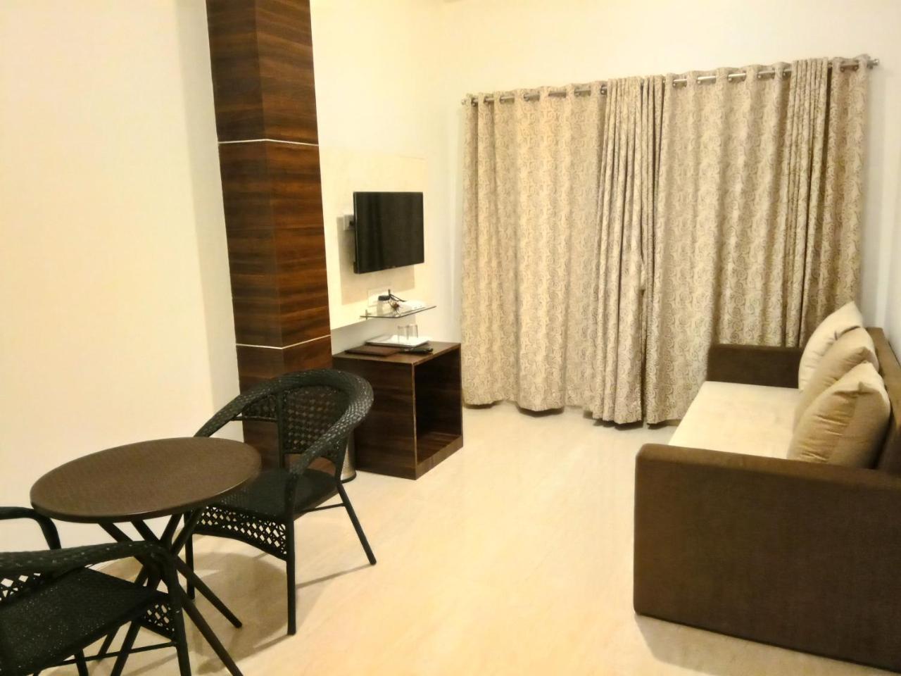 Royal Orbit Hotel Panchgani Ngoại thất bức ảnh